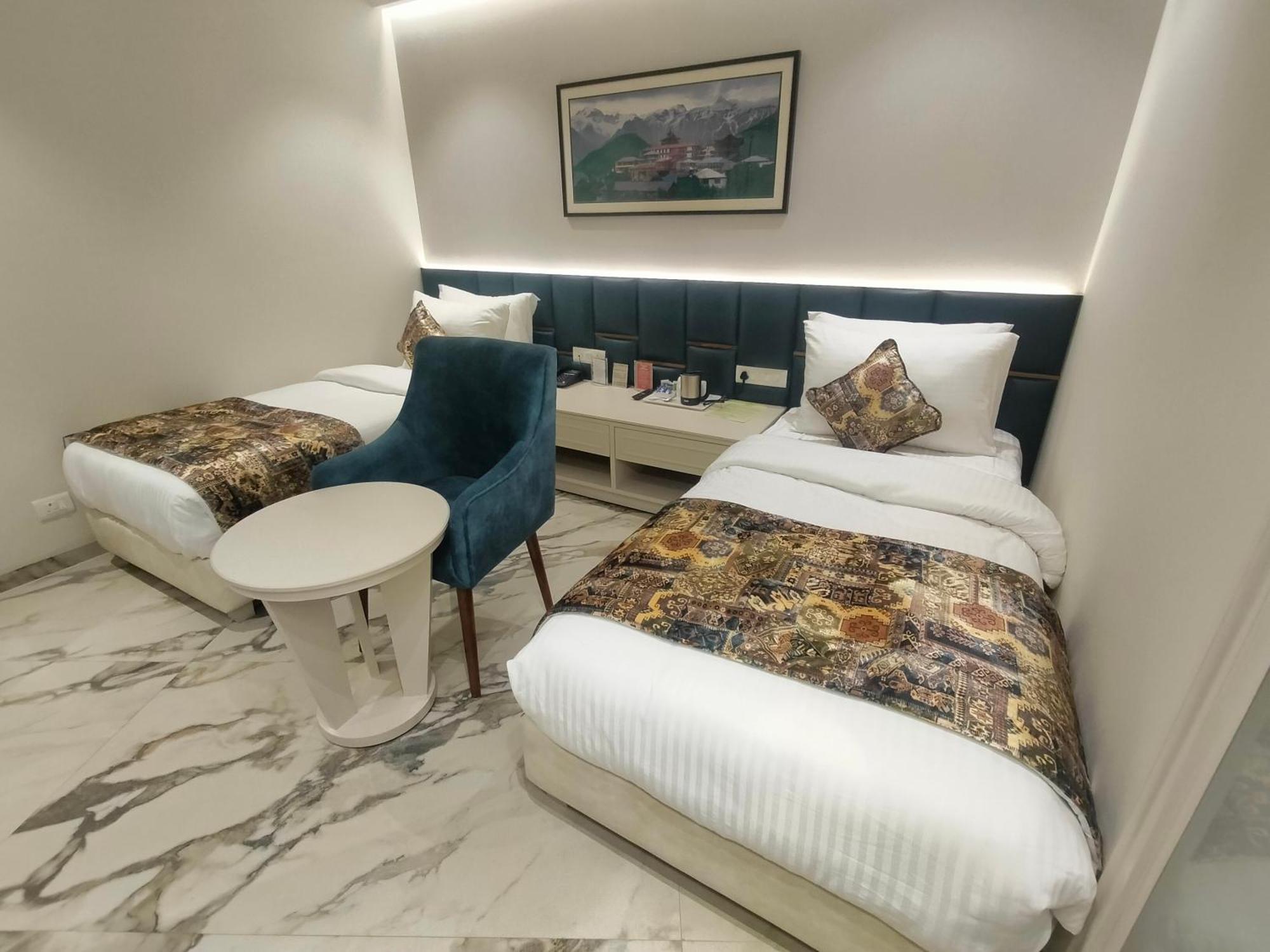 Hiraya Hotels Mohali Bagian luar foto