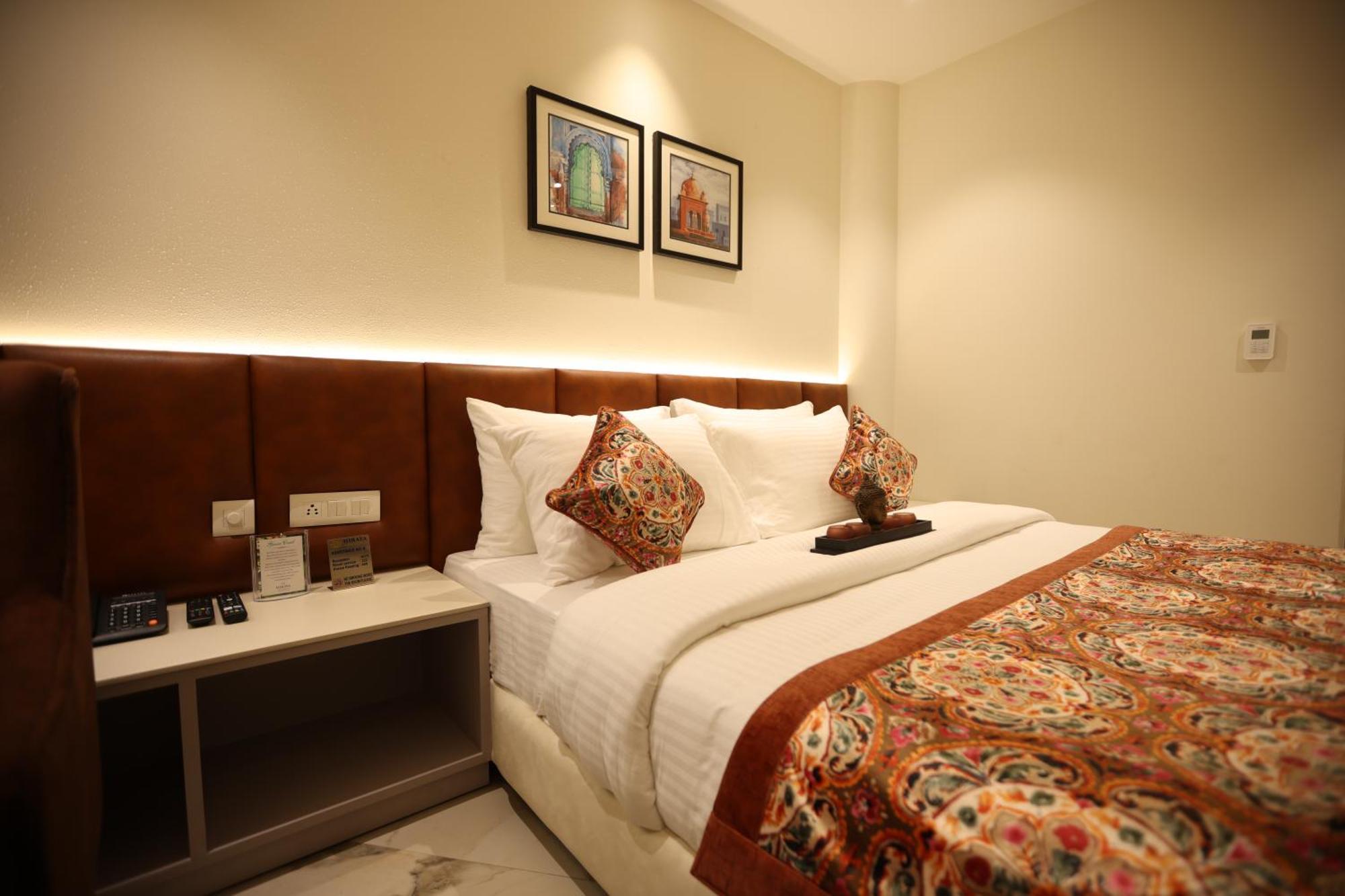 Hiraya Hotels Mohali Bagian luar foto