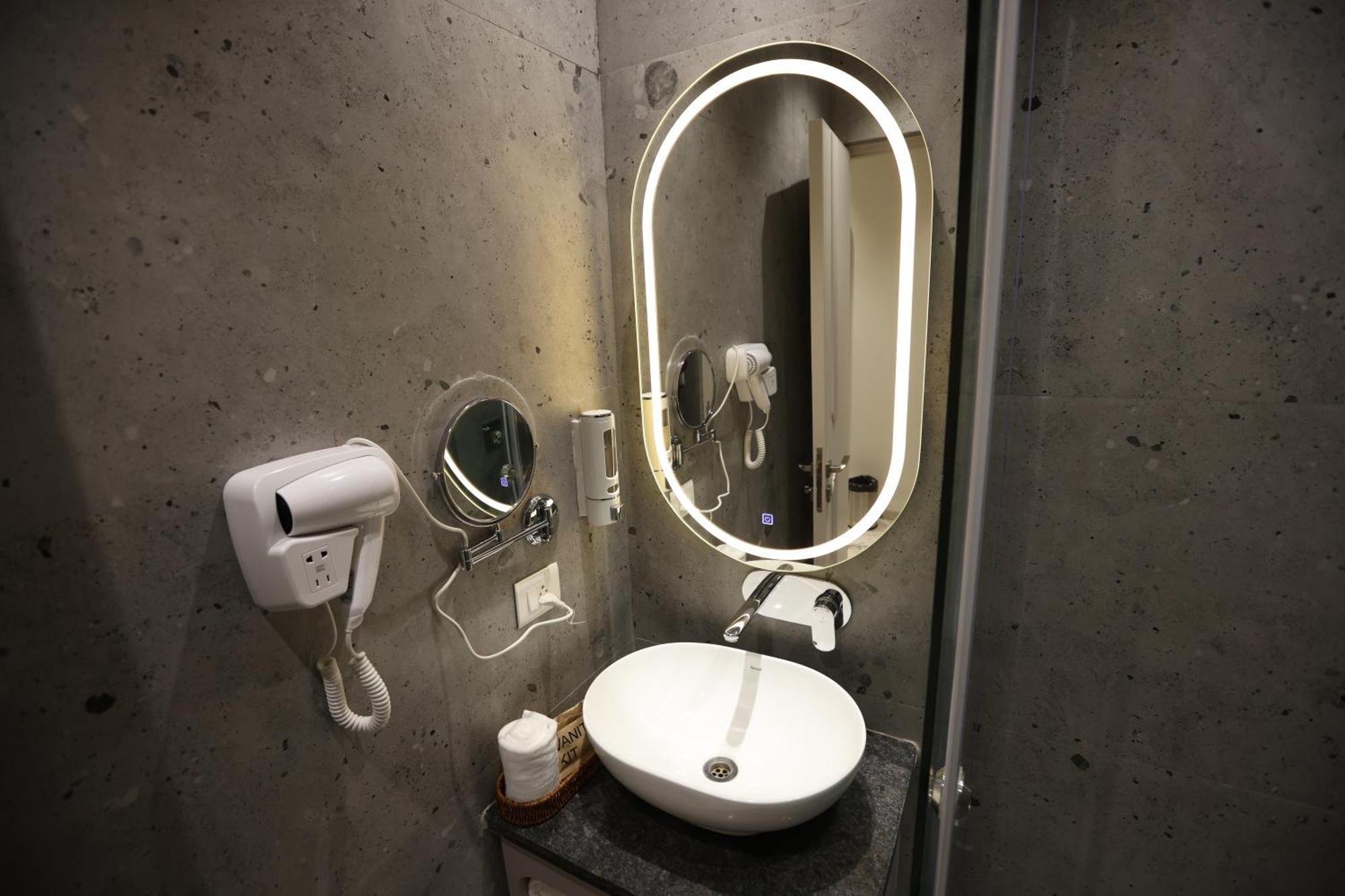 Hiraya Hotels Mohali Bagian luar foto