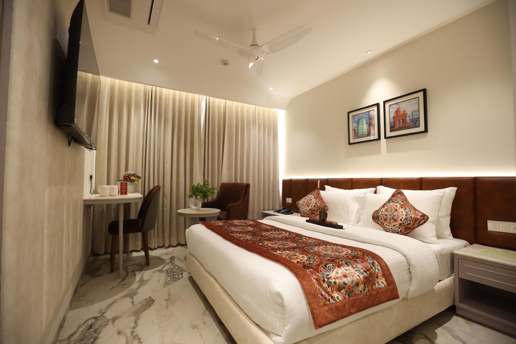 Hiraya Hotels Mohali Bagian luar foto