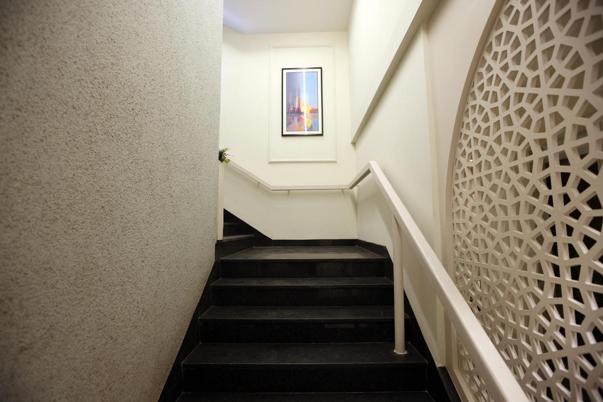 Hiraya Hotels Mohali Bagian luar foto