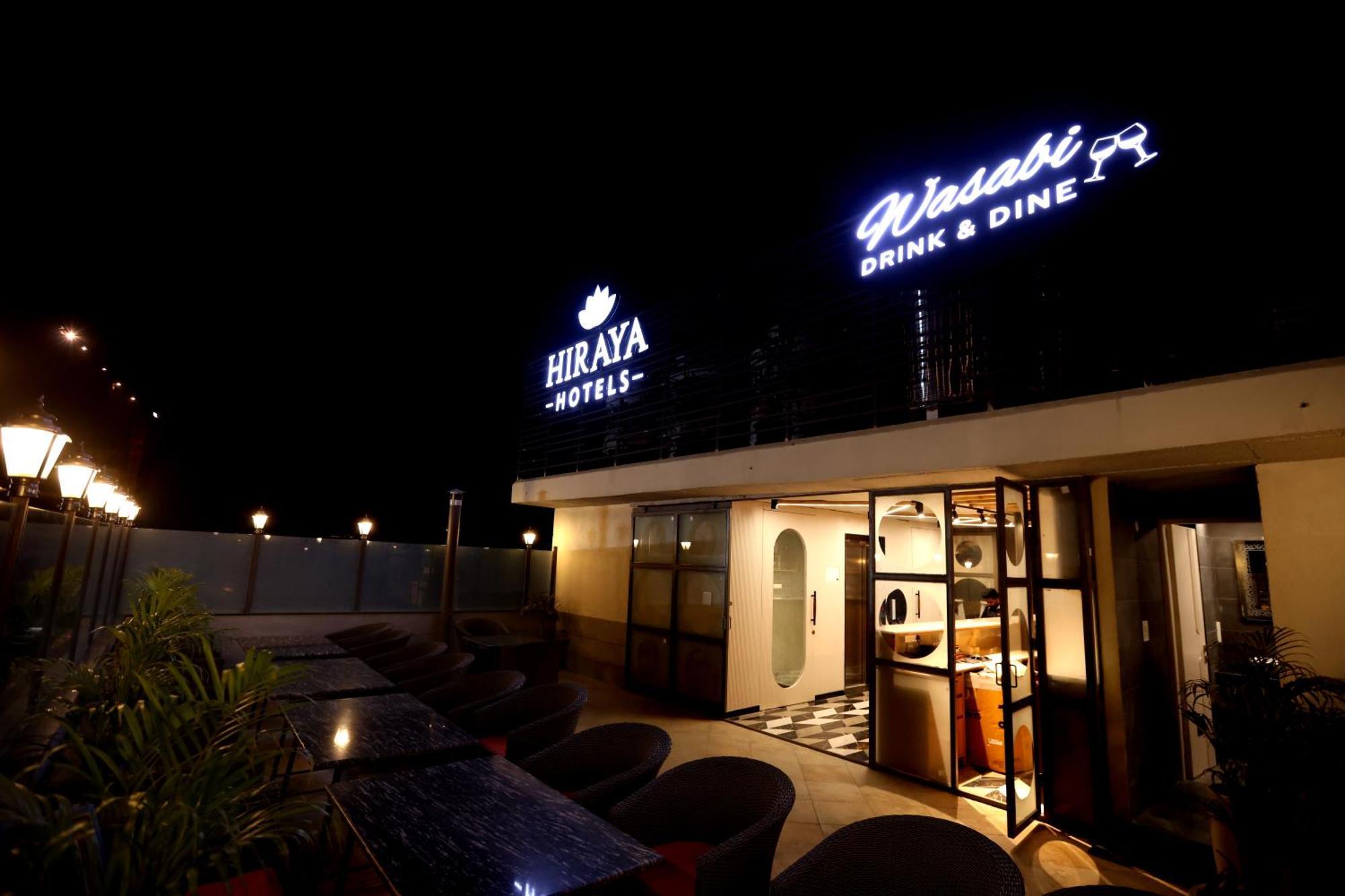 Hiraya Hotels Mohali Bagian luar foto